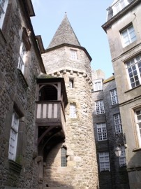Old stone houses typical of St Malo