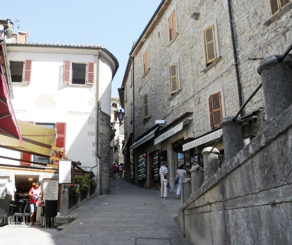 Narrow lanes of San Marino