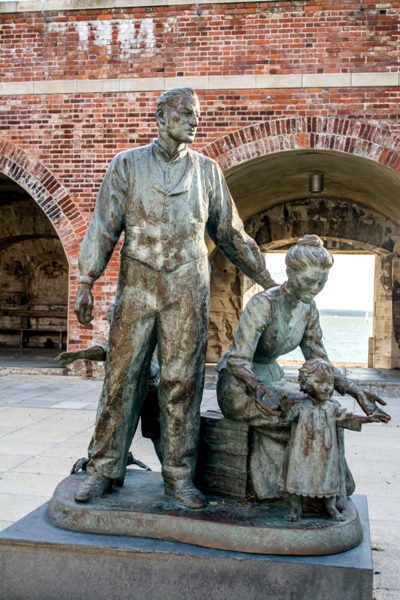 Statue of pioneer family in Old Portsmouth